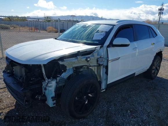 2024 Volkswagen Atlas SE with VIN 1V2KE2CA8RC231006, listed as a IAAI auction lot 41741151 with 15,291 mi miles and . Bid and sale history available at DreamBid. Image 2.