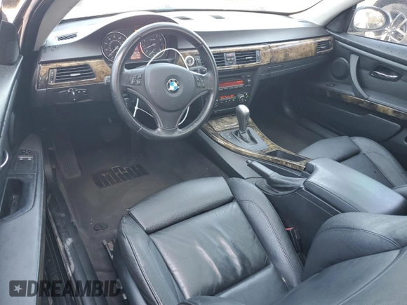 2007 BMW 3 Series 328i z VIN WBAWB33517PV74554, wystawiony jako Copart lot #52821695 z przebiegiem 101 269 mil mil oraz Szkoda całkowita • Salvage title. Historia ofert i sprzedaży dostępna na DreamBid. Obrazek 8.