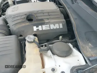 2019 Chrysler 300 S с VIN 2C3CCABT2KH580341, выставлен на аукционе IAAI как лот 42363478 с пробегом 106 354 миль миль и . История ставок и продаж доступна на DreamBid. Изображение 20.