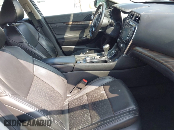 2017 Nissan Maxima SR with VIN 1N4AA6AP2HC401968, listed as a IAAI auction lot 40267157 with 94,254 mi miles and . Bid and sale history available at DreamBid. Image 5.