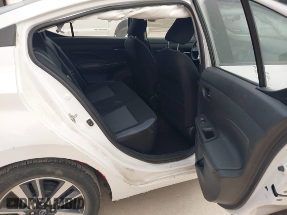 2023 Nissan Versa SV z VIN 3N1CN8EV9PL838576, wystawiony jako IAAI lot #42080373 z przebiegiem 28 542 mil mil oraz . Historia ofert i sprzedaży dostępna na DreamBid. Obrazek 8.