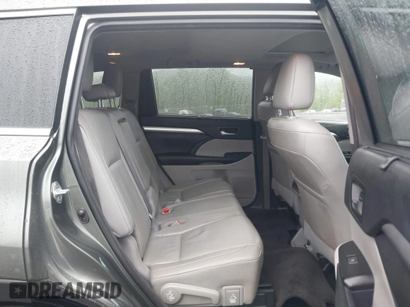 2018 Toyota Highlander SE with VIN 5TDJZRFH1JS867420, listed as a IAAI auction lot 42162279 with 58,504 mi miles and . Bid and sale history available at DreamBid. Image 8.