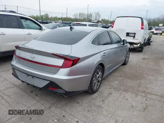2020 Hyundai Sonata SEL z VIN 5NPEL4JA7LH053779, wystawiony jako IAAI lot #42133140 z przebiegiem 67 705 mil mil oraz . Historia ofert i sprzedaży dostępna na DreamBid. Obrazek 4.