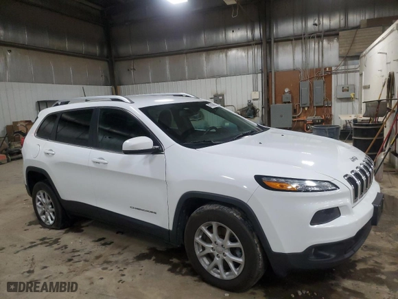 2017 Jeep Cherokee Latitude with VIN 1C4PJMCSXHW567700, listed as a Copart auction lot 47619685 with 151,673 mi miles and Salvage Title. Bid and sale history available at carsss.com. Image 4.