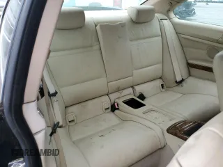 2007 BMW 3 Series 328i z VIN WBAWB33587PV70159, wystawiony jako Copart lot #57220185 z przebiegiem Nie podano mil oraz Szkoda całkowita • Salvage title. Historia ofert i sprzedaży dostępna na DreamBid. Obrazek 10.