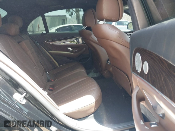 2017 Mercedes-Benz E 300 Luxury z VIN WDDZF4KB7HA217326, wystawiony jako IAAI lot #42444259 z przebiegiem 89 335 mil mil oraz . Historia ofert i sprzedaży dostępna na DreamBid. Obrazek 8.