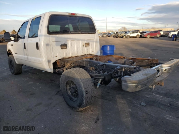 2002 Ford Super Duty F-350 SRW XL with VIN 1FTSW31F62EB52608, listed as a Copart auction lot 86405934 with 259,131 mi miles and Clean Title. Bid and sale history available at carsss.com. Image 2.
