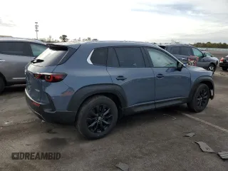 2023 Mazda CX-50 S Preferred Plus z VIN 7MMVABCM5PN113582, wystawiony jako Copart lot #36073953 z przebiegiem 4 080 mil mil oraz . Historia ofert i sprzedaży dostępna na DreamBid. Obrazek 3.