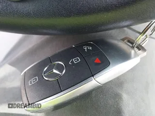 2020 Mercedes-Benz GLB 250 z VIN WDC4M4GB0LW010866, wystawiony jako IAAI lot #41720732 z przebiegiem 6 515 mil mil oraz . Historia ofert i sprzedaży dostępna na DreamBid. Obrazek 11.
