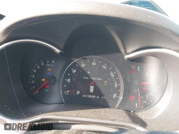 2014 Kia Sorento LX with VIN 5XYKTDA67EG489525, listed as a IAAI auction lot 42121940 with 180,281 mi miles. Bid and sale history available at carsss.com. Image 7.