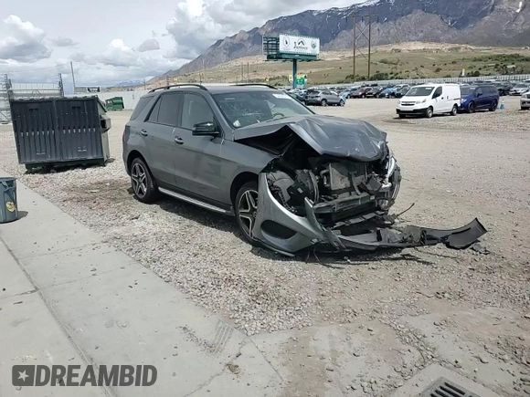 2019 Mercedes-Benz GLE 400 с VIN 4JGDA5GB1KB210810, выставлен на аукционе Copart как лот 54844545 с пробегом Не указан миль и Списание • Salvage title. История ставок и продаж доступна на DreamBid. Изображение 14.