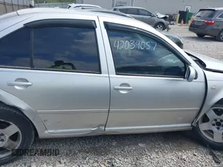 2000 Volkswagen Jetta GLS с VIN 3VWSD29M4YM127080, выставлен на аукционе IAAI как лот 42039057 с пробегом 255 718 миль миль и . История ставок и продаж доступна на DreamBid. Изображение 13.