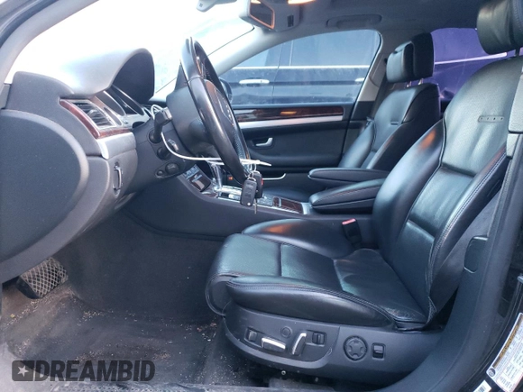 2010 Audi A8 z VIN WAURVAFA2AN006236, wystawiony jako Copart lot #88578205 z przebiegiem 224 467 mil mil oraz Czysty tytuł • Clean title. Historia ofert i sprzedaży dostępna na DreamBid. Obrazek 7.