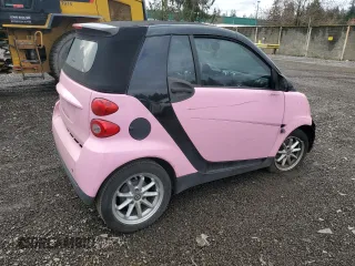 2009 Smart fortwo Passion z VIN WMEEK31X99K260414, wystawiony jako Copart lot #48318765 z przebiegiem 102 467 mil mil oraz Szkoda całkowita • Salvage title. Historia ofert i sprzedaży dostępna na DreamBid. Obrazek 3.