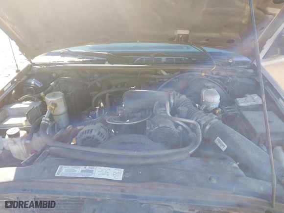 2003 Chevrolet S-10 LS with VIN 1GCCS19X138138729, listed as a IAAI auction lot 41683072 with 1 mi miles. Bid and sale history available at carsss.com. Image 10.