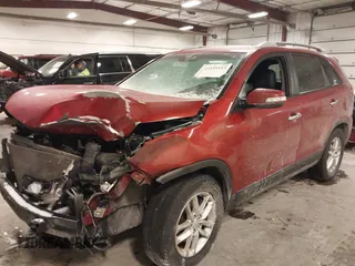 2014 Kia Sorento LX with VIN 5XYKT3A6XEG492008, listed as a IAAI auction lot 41559353 with 231,259 mi miles. Bid and sale history available at carsss.com. Image 2.