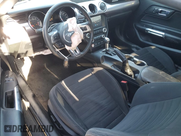 2015 Ford Mustang GT z VIN 1FA6P8CF2F5355774, wystawiony jako Copart lot #54359735 z przebiegiem 85 410 mil mil oraz Szkody całkowita. Historia ofert i sprzedaży dostępna na DreamBid. Obrazek 8.