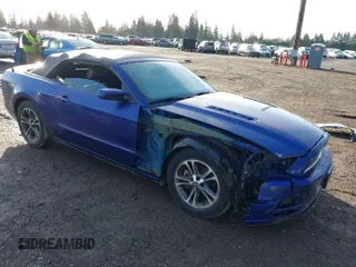 2014 Ford Mustang V6 with VIN 1ZVBP8EM2E5243069, listed as a IAAI auction lot 41725527 with 113,692 mi miles. Bid and sale history available at carsss.com. Image 1.