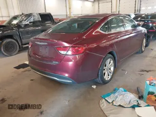 2015 Chrysler 200 Limited z VIN 1C3CCCAB0FN715768, wystawiony jako IAAI lot #42174378 z przebiegiem 130 676 mil mil oraz . Historia ofert i sprzedaży dostępna na DreamBid. Obrazek 4.