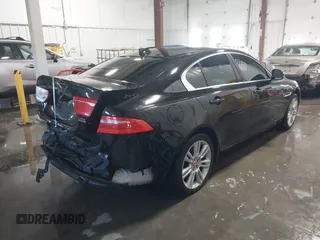 2019 Jaguar XE 25t z VIN SAJAS4FXXKCP52690, wystawiony jako IAAI lot #40936551 z przebiegiem 79 780 mil mil oraz . Historia ofert i sprzedaży dostępna na DreamBid. Obrazek 4.