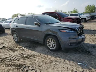 2015 Jeep Cherokee Latitude with VIN 1C4PJLCS3FW547702, listed as a Copart auction lot 51412545 with 93,906 mi miles and Salvage Title. Bid and sale history available at carsss.com. Image 4.