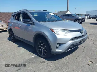 2018 Toyota RAV4 SE с VIN JTMNFREV1JJ195728, выставлен на аукционе IAAI как лот 42312965 с пробегом 62 497 миль миль и . История ставок и продаж доступна на DreamBid. Изображение 1.
