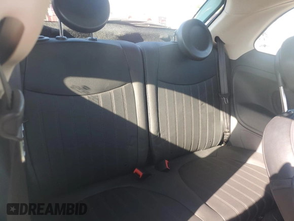 2017 FIAT 500 Lounge z VIN 3C3CFFCR4HT524036, wystawiony jako Copart lot #72024774 z przebiegiem 121 130 mil mil oraz Szkoda całkowita • Salvage title. Historia ofert i sprzedaży dostępna na DreamBid. Obrazek 10.