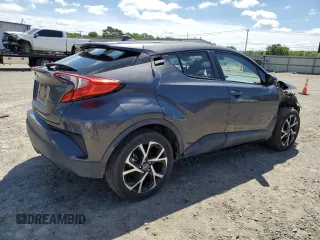 2018 Toyota C-HR XLE z VIN NMTKHMBXXJR046516, wystawiony jako Copart lot #53486395 z przebiegiem 95 741 mil mil oraz Czysty tytuł • Clean title. Historia ofert i sprzedaży dostępna na DreamBid. Obrazek 3.