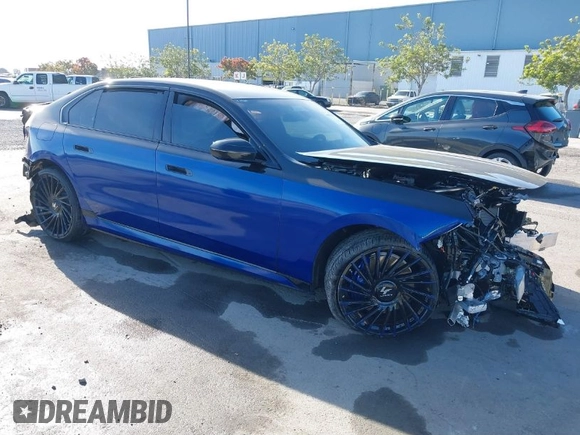 2023 BMW i7 xDrive60 z VIN WBY53EJ05PCN86100, wystawiony jako IAAI lot #40845180 z przebiegiem 4 231 mil mil oraz . Historia ofert i sprzedaży dostępna na DreamBid. Obrazek 1.