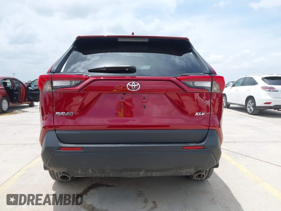 2022 Toyota RAV4 XLE Premium z VIN 2T3C1RFV3NW226182, wystawiony jako IAAI lot #42405020 z przebiegiem 31 813 mil mil oraz . Historia ofert i sprzedaży dostępna na DreamBid. Obrazek 17.