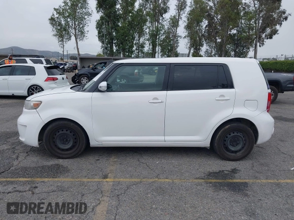 2008 Scion xB z VIN JTLKE50E681039754, wystawiony jako IAAI lot #42067611 z przebiegiem 133 463 mil mil oraz . Historia ofert i sprzedaży dostępna na DreamBid. Obrazek 14.