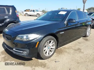 2015 BMW 5 Series 528i z VIN WBA5A5C57FD515826, wystawiony jako IAAI lot #42232062 z przebiegiem 80 641 mil mil oraz . Historia ofert i sprzedaży dostępna na DreamBid. Obrazek 2.