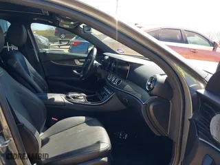 2017 Mercedes-Benz E-Class E 300 Luxury with VIN WDDZF4JB7HA109242, listed as a IAAI auction lot 41754605 with 90,233 mi miles. Bid and sale history available at carsss.com. Image 5.