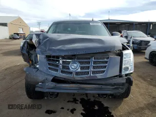 2010 Cadillac Escalade z VIN 1GYUKAEF8AR254884, wystawiony jako Copart lot #44844935 z przebiegiem 130 269 mil mil oraz Szkody całkowita. Historia ofert i sprzedaży dostępna na DreamBid. Obrazek 5.