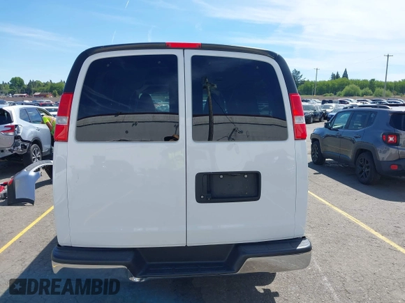 2020 Chevrolet Express Passenger z VIN 1GAWGFFGXL1155840, wystawiony jako IAAI lot #42207765 z przebiegiem 72 439 mil mil oraz . Historia ofert i sprzedaży dostępna na DreamBid. Obrazek 16.