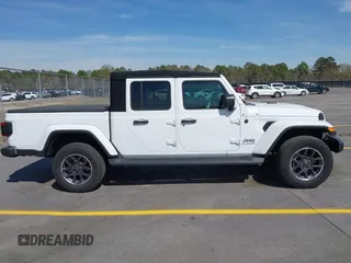 2022 Jeep Gladiator High Altitude with VIN 1C6HJTFG1NL167518, listed as a IAAI auction lot 41838411 with 20,885 mi miles and . Bid and sale history available at DreamBid. Image 13.