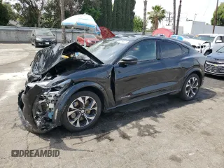2023 Ford Mustang Mach-E Premium z VIN 3FMTK3SU5PMB06505, wystawiony jako Copart lot #58757255 z przebiegiem Nie podano mil oraz Szkoda całkowita • Salvage title. Historia ofert i sprzedaży dostępna na DreamBid. Obrazek 1.