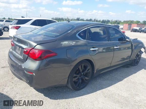 2013 Infiniti M37 with VIN JN1BY1AP8DM511850, listed as a IAAI auction lot 42063120 with 111,545 mi miles. Bid and sale history available at carsss.com. Image 4.