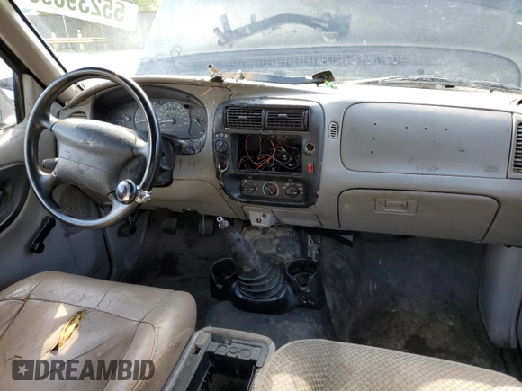 1999 Ford Ranger XL with VIN 1FTZR15V7XTA62124, listed as a Copart auction lot 55239095 with 284,087 mi miles and Clean title. Bid and sale history available at DreamBid. Image 8.