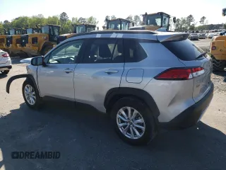 2024 Toyota Corolla Cross LE z VIN 7MUCAAAG5RV098535, wystawiony jako Copart lot #52483595 z przebiegiem Nie podano mil oraz Szkoda całkowita • Salvage title. Historia ofert i sprzedaży dostępna na DreamBid. Obrazek 2.