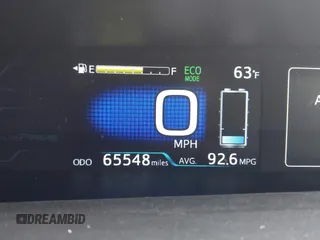 2017 Toyota Prius Plus z VIN JTDKARFPXH3034892, wystawiony jako IAAI lot #42376800 z przebiegiem 65 548 mil mil oraz . Historia ofert i sprzedaży dostępna na DreamBid. Obrazek 15.