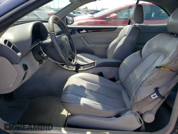 2000 Mercedes-Benz CLK 320/430 z VIN WDBLK70G9YT053107, wystawiony jako Copart lot #54883225 z przebiegiem 374 260 mil mil oraz Szkoda całkowita • Salvage title. Historia ofert i sprzedaży dostępna na DreamBid. Obrazek 7.