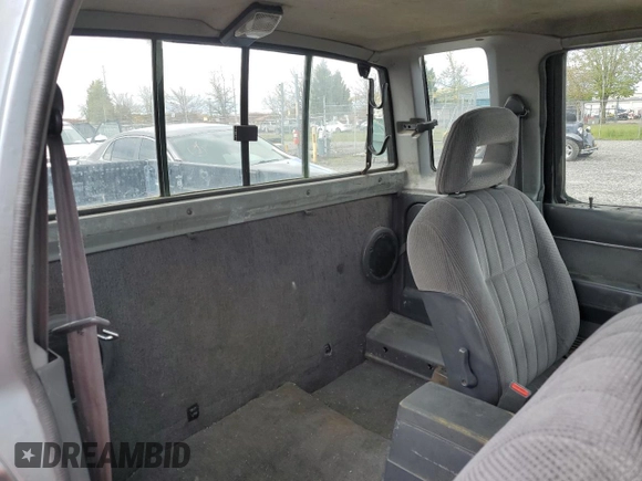 1993 Nissan Frontier SE z VIN 1N6HD16Y0PC408188, wystawiony jako Copart lot #71028394 z przebiegiem 258 939 mil mil oraz Szkoda całkowita • Salvage title. Historia ofert i sprzedaży dostępna na DreamBid. Obrazek 10.