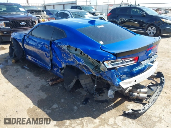 2018 Chevrolet Camaro 2SS z VIN 1G1FG1R77J0179000, wystawiony jako IAAI lot #42012808 z przebiegiem 32 013 mil mil oraz . Historia ofert i sprzedaży dostępna na DreamBid. Obrazek 3.