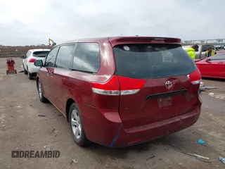 2013 Toyota Sienna L with VIN 5TDZK3DC4DS346384, listed as a IAAI auction lot 41517719 with 91,505 mi miles. Bid and sale history available at carsss.com. Image 3.