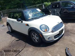 2013 MINI Hardtop z VIN WMWSU3C5XDT689777, wystawiony jako IAAI lot #42376070 z przebiegiem 60 969 mil mil oraz . Historia ofert i sprzedaży dostępna na DreamBid. Obrazek 1.