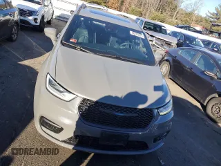 2021 Chrysler Pacifica Hybrid Limited with VIN 2C4RC1S73MR517853, listed as a Copart auction lot 88283675 with 27,900 mi miles and Salvage title. Bid and sale history available at DreamBid. Image 5.