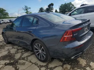 2022 Volvo S60 Momentum with VIN 7JRL12FZXNG161676, listed as a Copart auction lot 60475624 with 12,741 mi miles and Salvage Title. Bid and sale history available at carsss.com. Image 2.