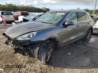 2018 Porsche Cayenne z VIN WP1AA2A21JKA07296, wystawiony jako Copart lot #84934984 z przebiegiem 87 360 mil mil oraz Nie do naprawy • Non repairable. Historia ofert i sprzedaży dostępna na DreamBid. Obrazek 1.