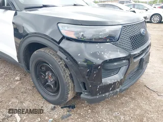 2021 Ford Police Interceptor Utility z VIN 1FM5K8ABXMGA46944, wystawiony jako IAAI lot #42087400 z przebiegiem 82 623 mil mil oraz . Historia ofert i sprzedaży dostępna na DreamBid. Obrazek 16.